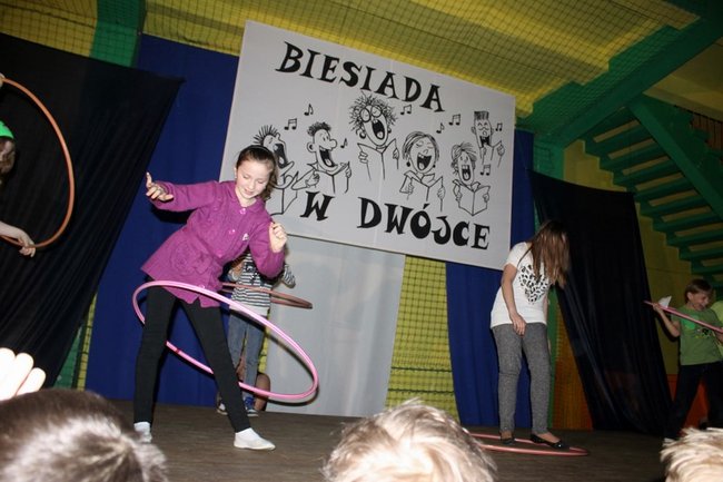 Rodzinna biesiada w szkole - zdjęcia