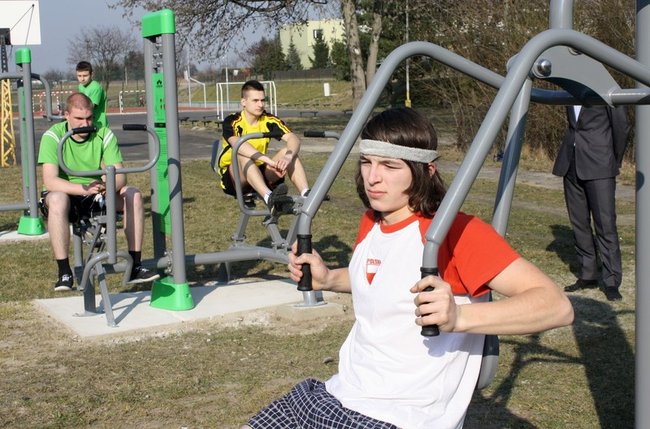 Siłownia dostępna dla każdego - zdjęcia