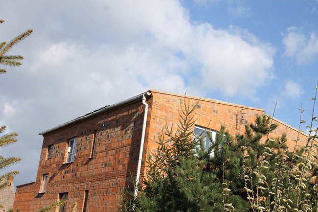 Pozrywane dachy, powalone drzewa - zdjęcia