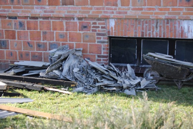 Pozrywane dachy, powalone drzewa - zdjęcia