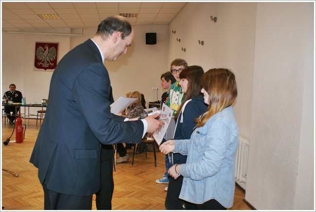 Zapobiegliwi uczniowie - zdjęcia