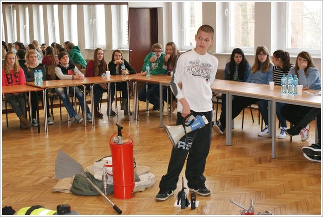 Zapobiegliwi uczniowie - zdjęcia