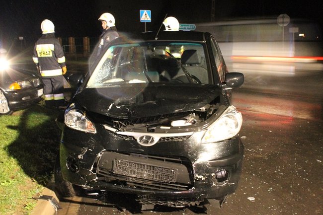 Powinien przepuścić kierującą - zdjęcia