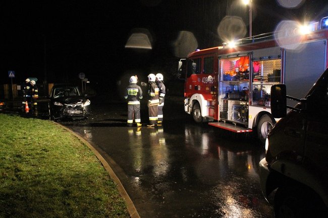 Powinien przepuścić kierującą - zdjęcia