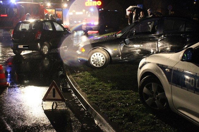 Powinien przepuścić kierującą - zdjęcia