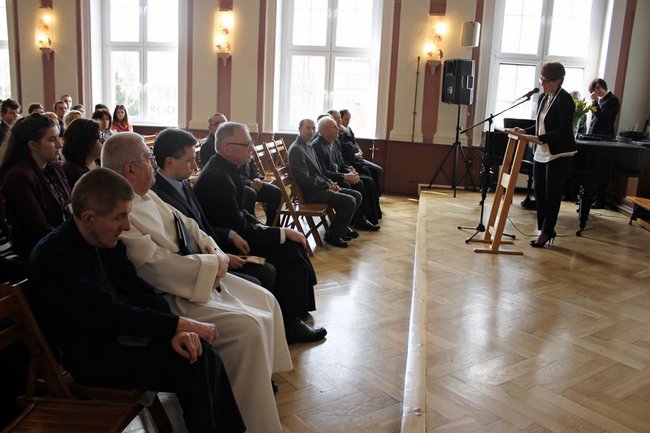 Zachorował na chorobę papieską - zdjęcia