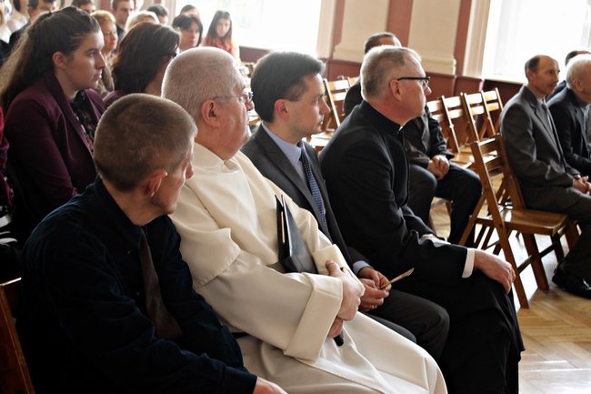 Zachorował na chorobę papieską - zdjęcia