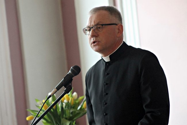 Zachorował na chorobę papieską - zdjęcia