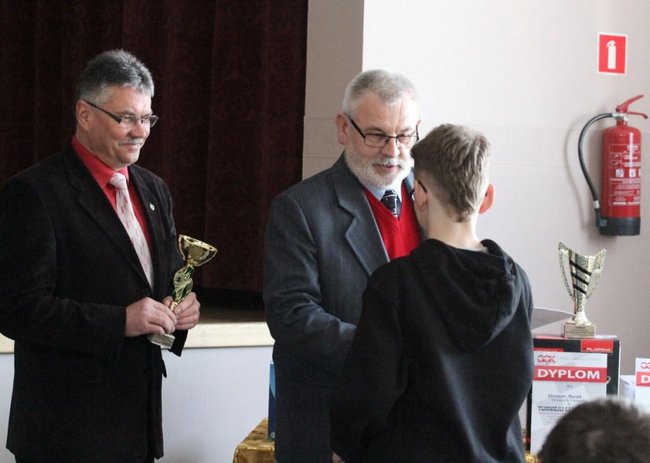 Wrócił na tron po 5 latach - zdjęcia