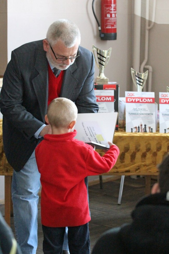 Wrócił na tron po 5 latach - zdjęcia