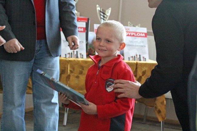 Wrócił na tron po 5 latach - zdjęcia