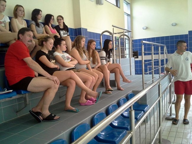 Cenna lekcja na basenie - zdjęcia