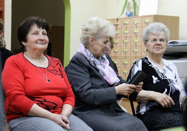 Przyciąga ciekawych ludzi - zdjęcia