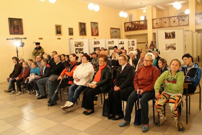 Noc ze sztuką i nagrodami - zdjęcia