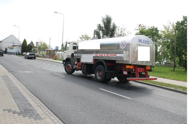 Cysterną w osobówkę - zdjęcia