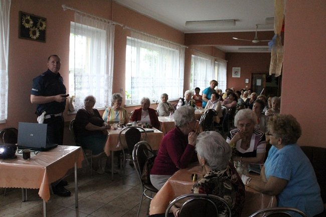 Z seniorami o bezpieczeństwie - zdjęcia