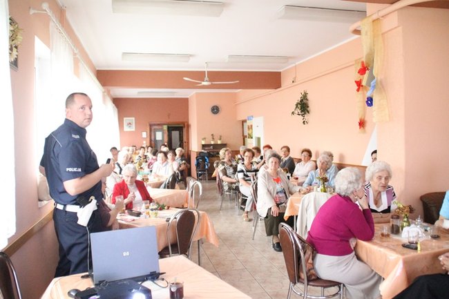 Z seniorami o bezpieczeństwie - zdjęcia