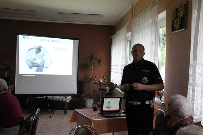 Z seniorami o bezpieczeństwie - zdjęcia