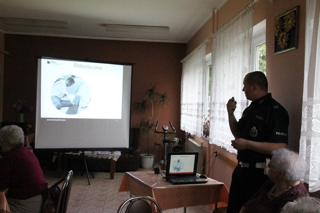 Z seniorami o bezpieczeństwie - zdjęcia