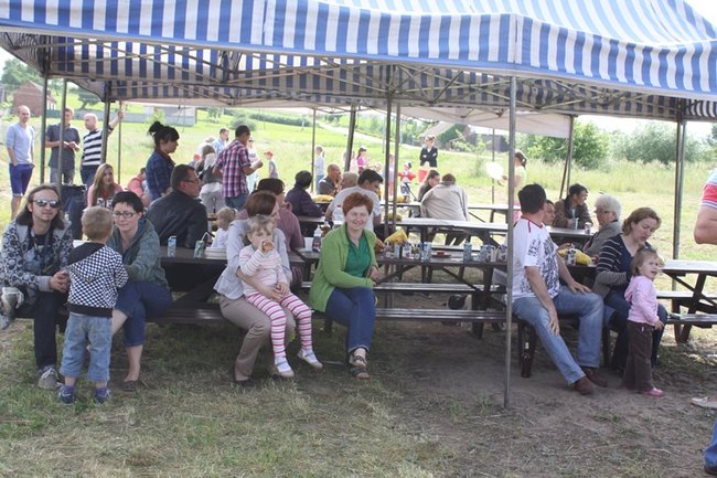 Plac opanowały dzieci - zdjęcia