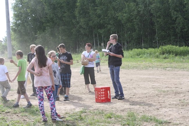 Plac opanowały dzieci - zdjęcia