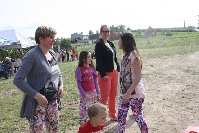 Plac opanowały dzieci - zdjęcia