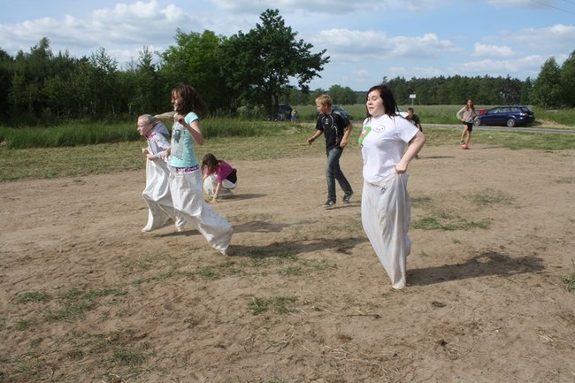 Plac opanowały dzieci - zdjęcia