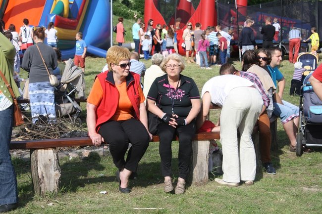 Dzieci opanowały przystań - zdjęcia