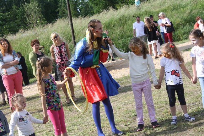 Dzieci opanowały przystań - zdjęcia