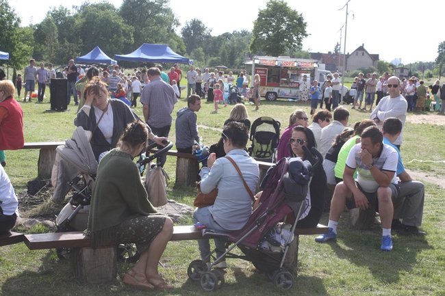 Dzieci opanowały przystań - zdjęcia