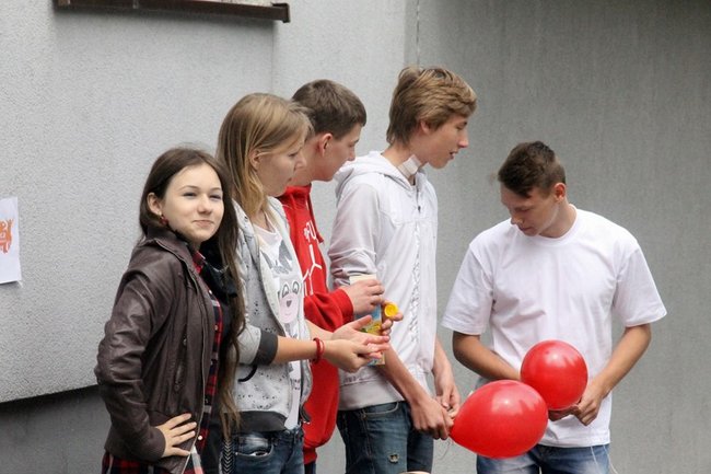 Flagi wolności, truskawki radości - zdjęcia