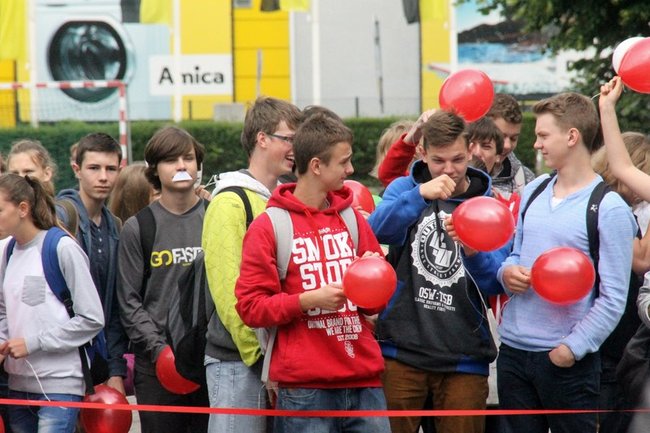 Flagi wolności, truskawki radości - zdjęcia