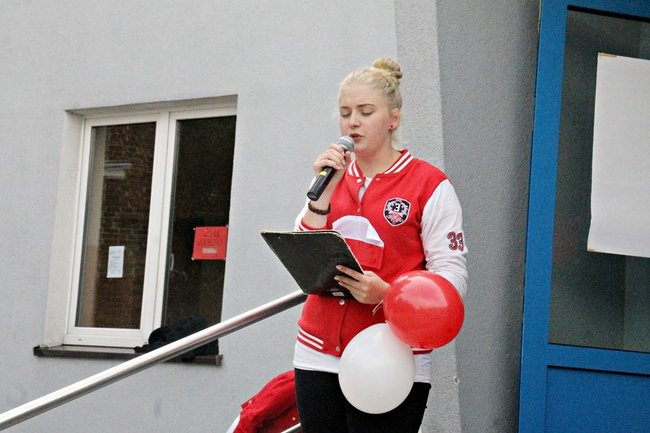 Flagi wolności, truskawki radości - zdjęcia