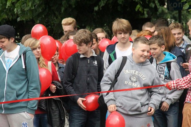 Flagi wolności, truskawki radości - zdjęcia