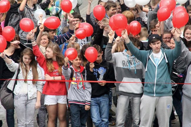 Flagi wolności, truskawki radości - zdjęcia