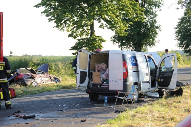 Zderzyły się dwie osobówki - zdjęcia