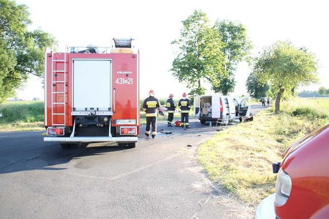 Zderzyły się dwie osobówki - zdjęcia