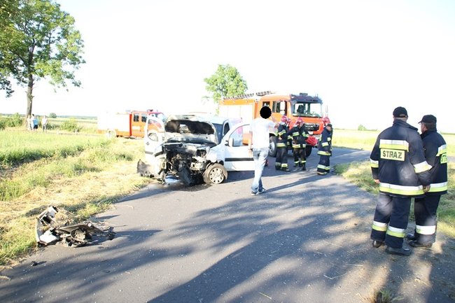 Zderzyły się dwie osobówki - zdjęcia