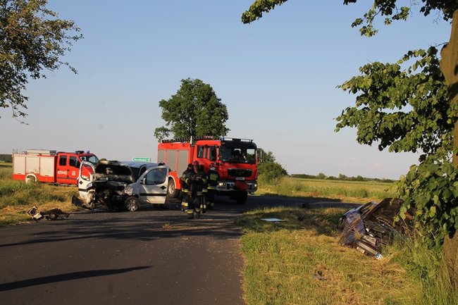 Zderzyły się dwie osobówki - zdjęcia