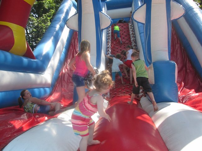 Klaun rozbawił wszystkich - zdjęcia