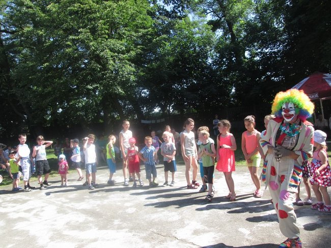 Klaun rozbawił wszystkich - zdjęcia