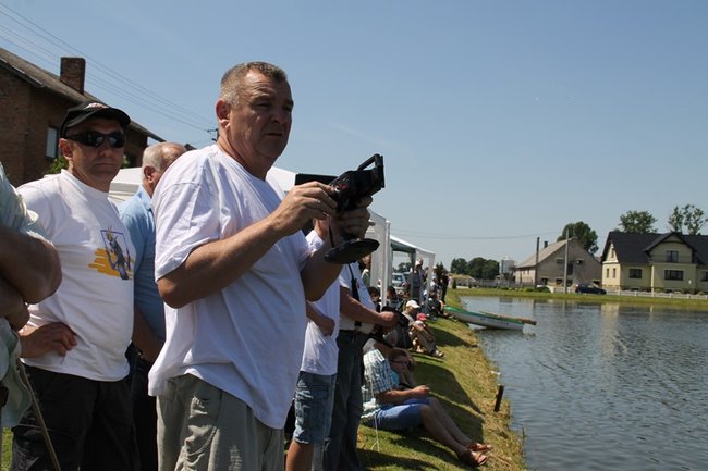Nawet 100 km/h po stawie - zdjęcia