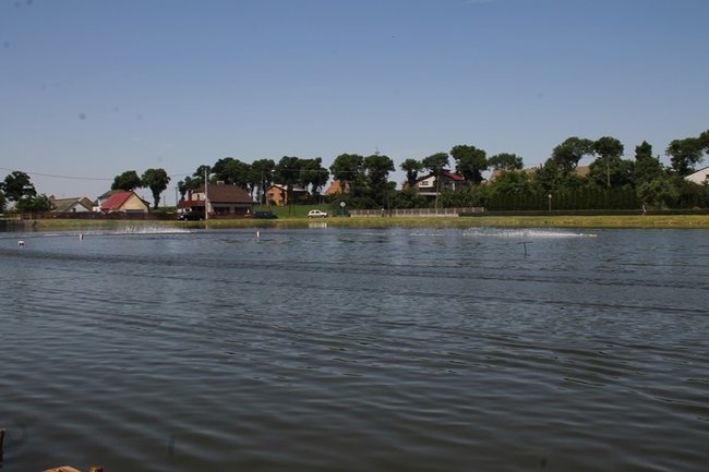 Nawet 100 km/h po stawie - zdjęcia