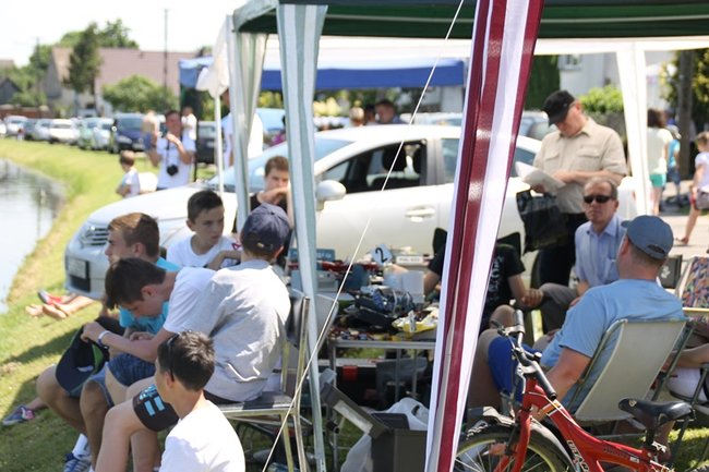 Nawet 100 km/h po stawie - zdjęcia