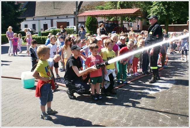 Przedszkolaki w remizie - zdjęcia