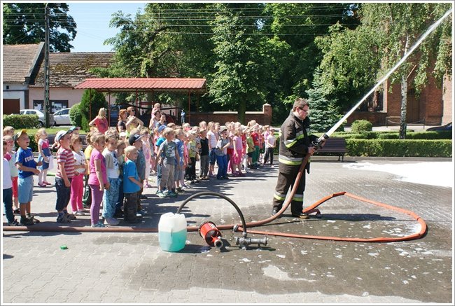 Przedszkolaki w remizie - zdjęcia
