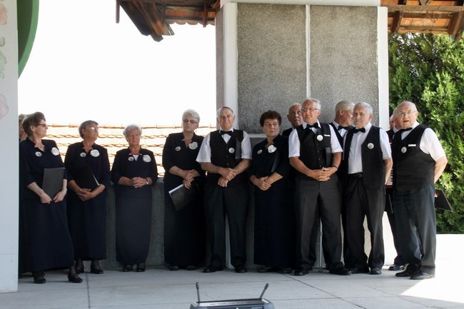 Seniorzy opanowali Świętą Górę - zdjęcia