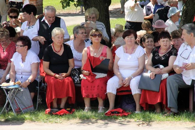 Seniorzy opanowali Świętą Górę - zdjęcia