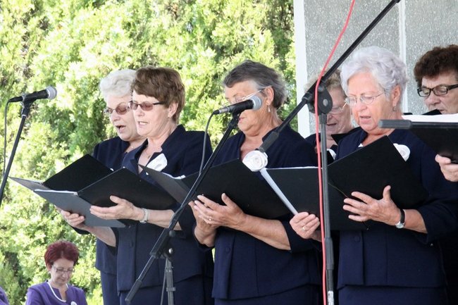 Seniorzy opanowali Świętą Górę - zdjęcia