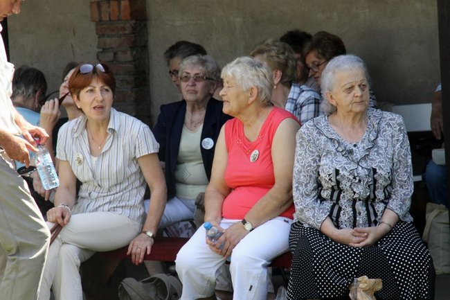 Seniorzy opanowali Świętą Górę - zdjęcia